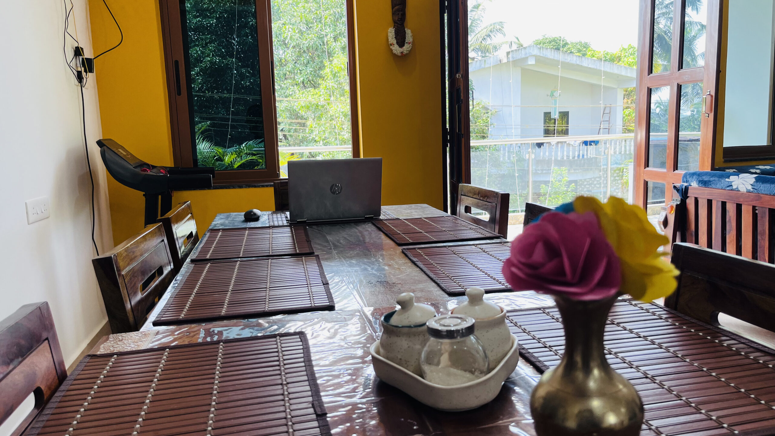 Cozy Dining Area for a Homely Experience