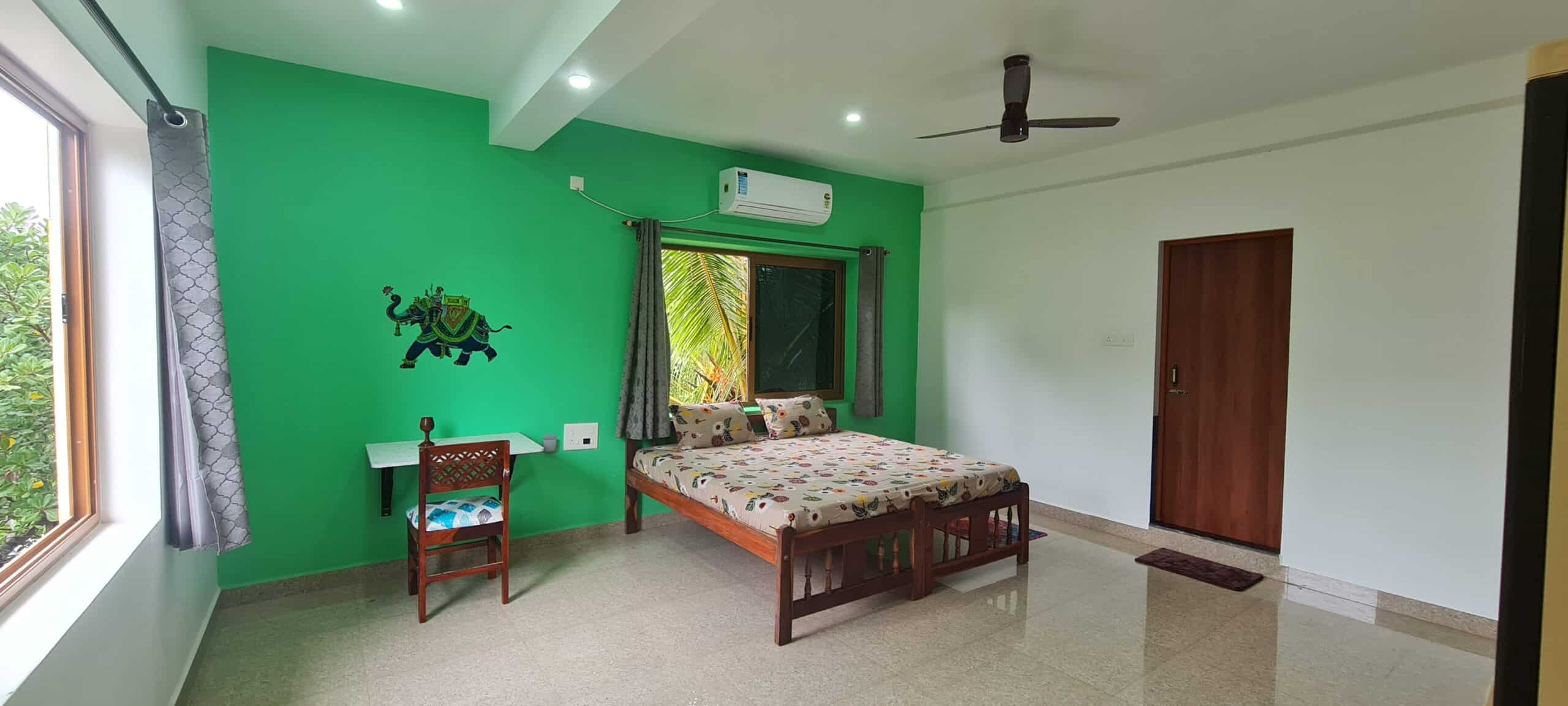 Room 2 Private room with bathtub